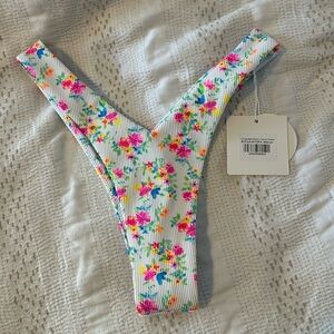 Kulani Kini’s y cheeky bottom